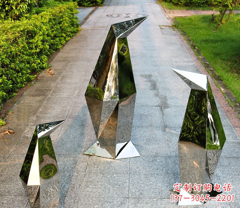 广西精致的抽象不锈钢企鹅雕塑