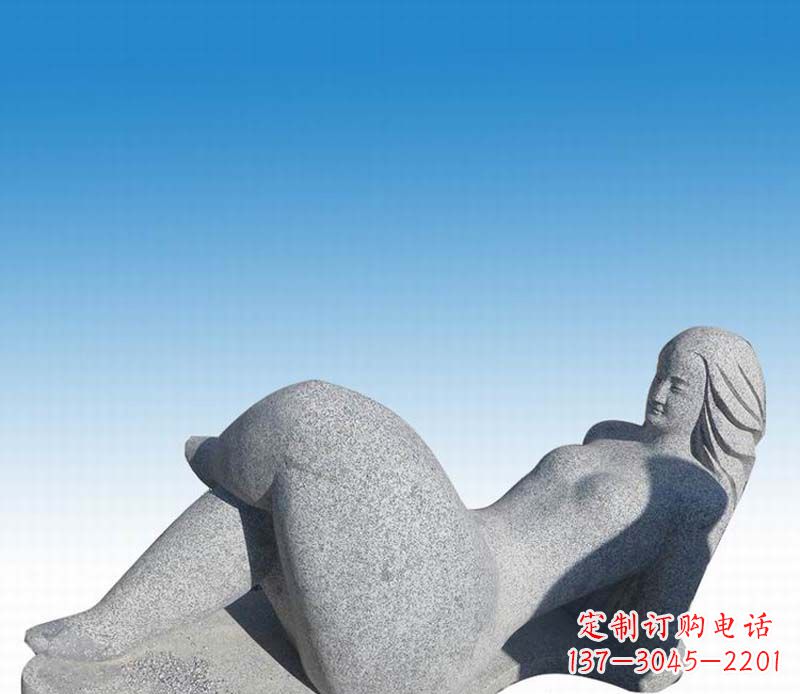 广西活力四射的女孩雕塑