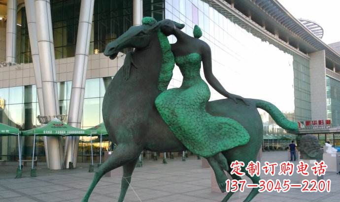 广西骑马雕塑让女孩的梦想变为现实