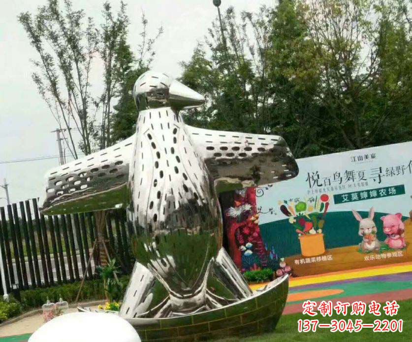 广西企鹅的精美雕塑
