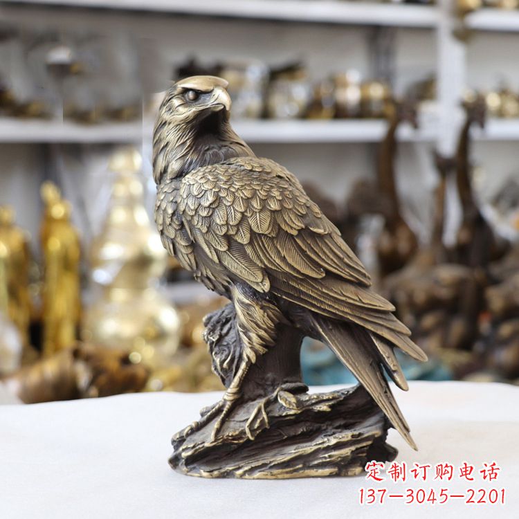 广西纯铜老鹰雕塑传承自然之美