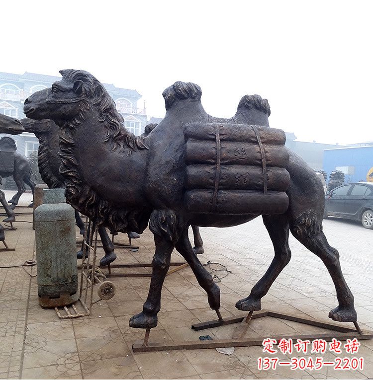广西骆驼雕塑丝绸之路的象征