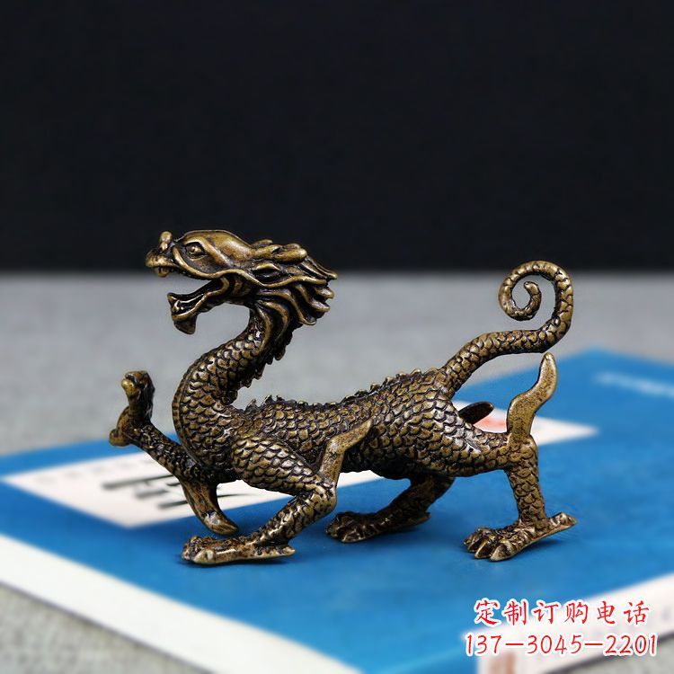 广西青龙雕塑用纯铜熔铸而成