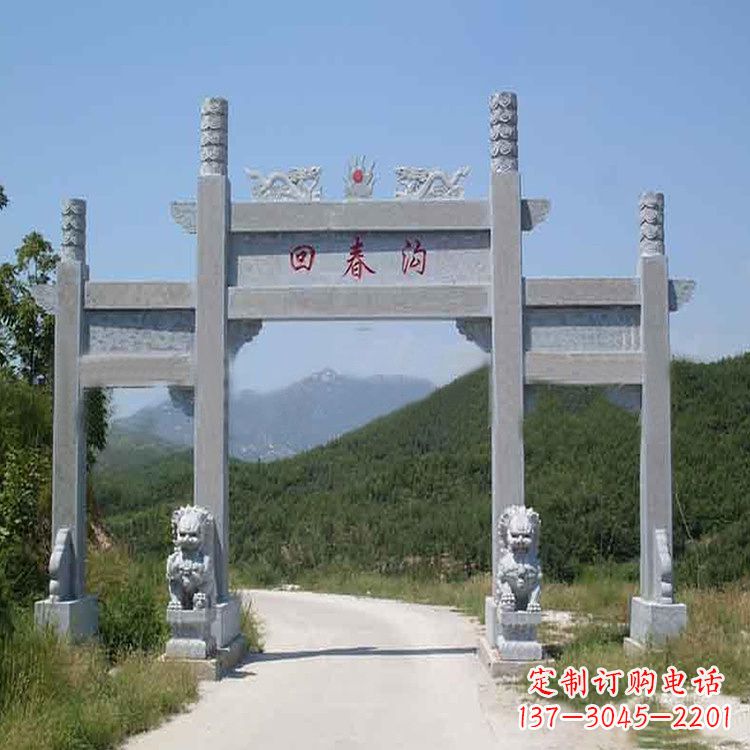 广西村落中的牌坊雕塑传承民间文化
