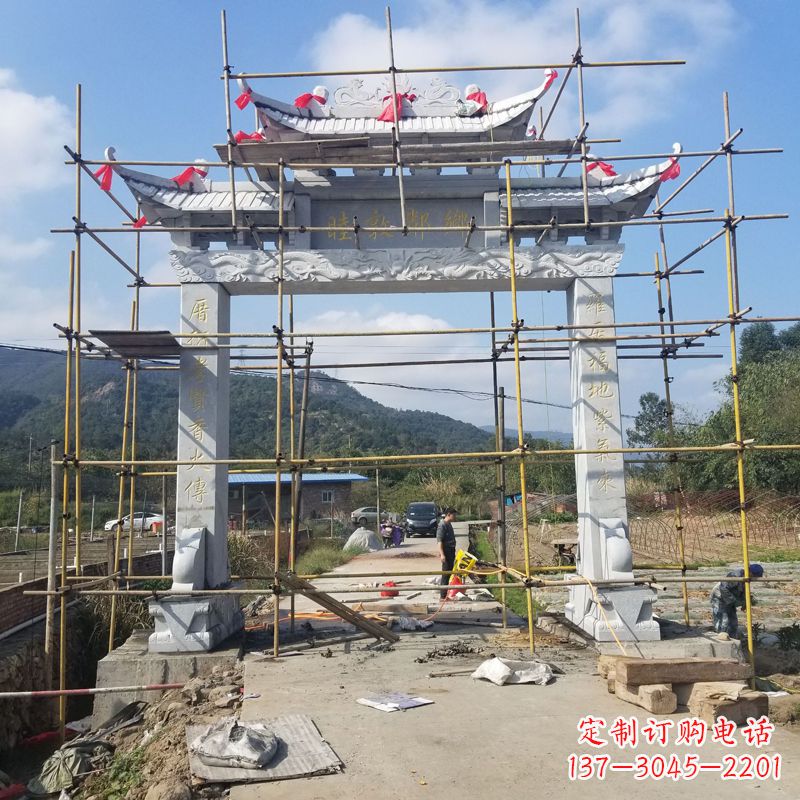 广西村庄石牌坊雕塑传承民间文化