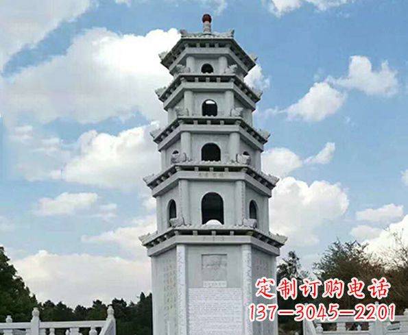 广西神秘的宝塔雕塑