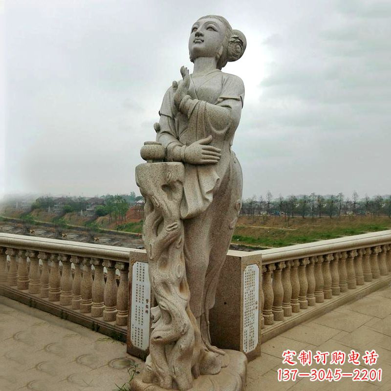 广西公园广场的貂蝉雕塑古代四大美女之一