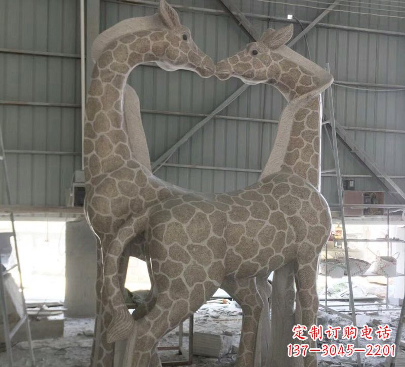 广西大理石艺术精美长颈鹿雕塑