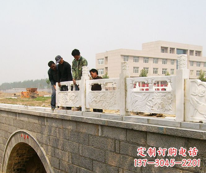 广西大理石拱桥石雕栏板