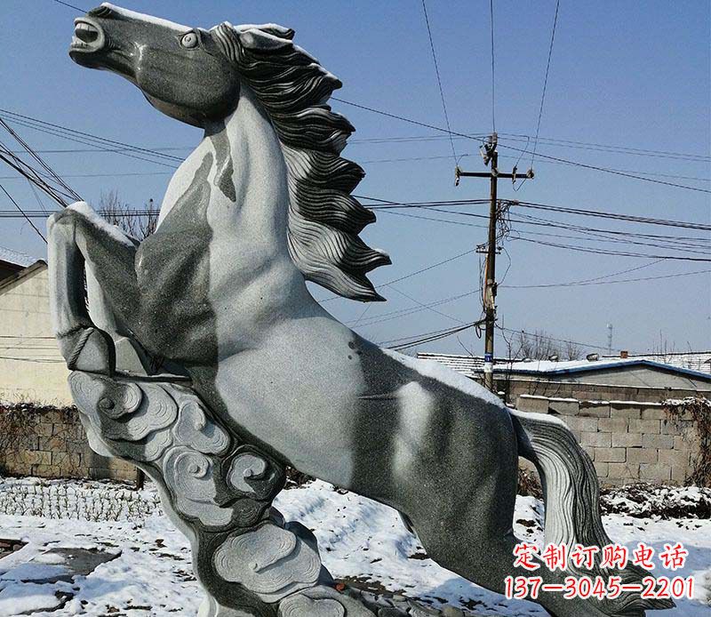 广西传统工艺马踏祥云石雕