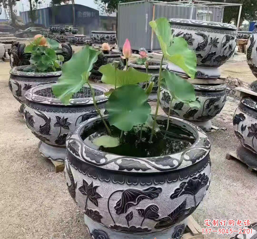 广西精美大理石鱼缸雕塑