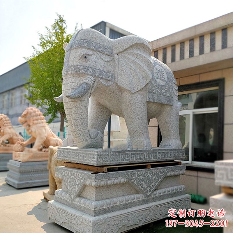广西新颖雄伟的大象雕塑