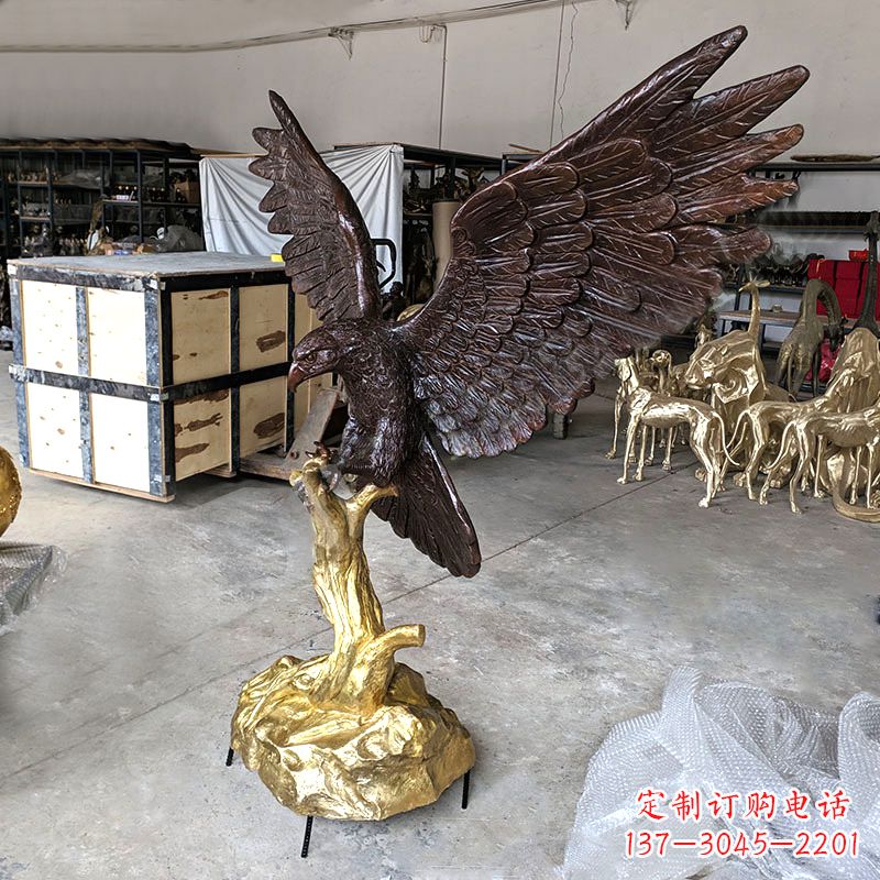 广西大鹏展翅老鹰铜雕
