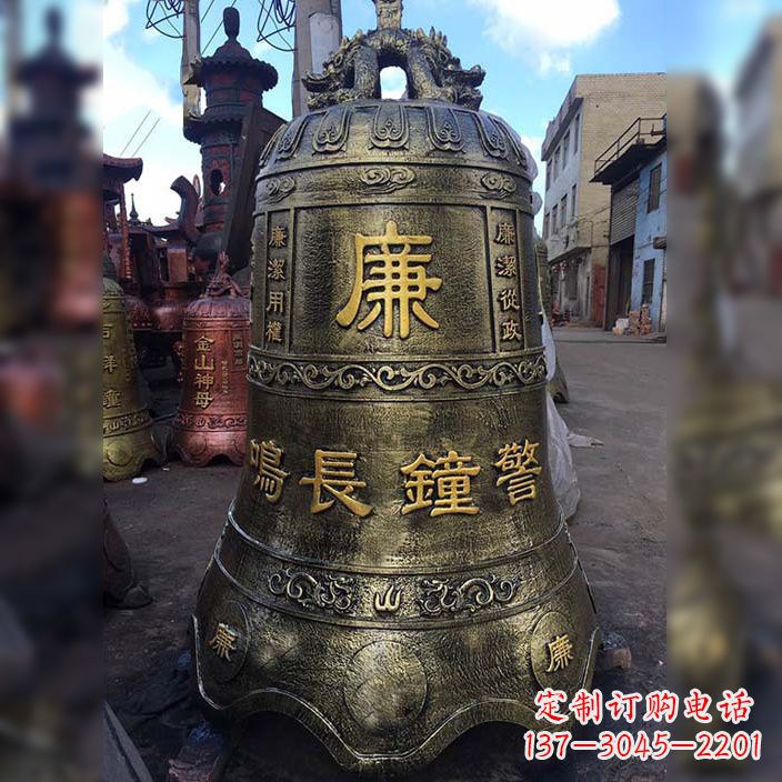 广西大铜钟雕塑