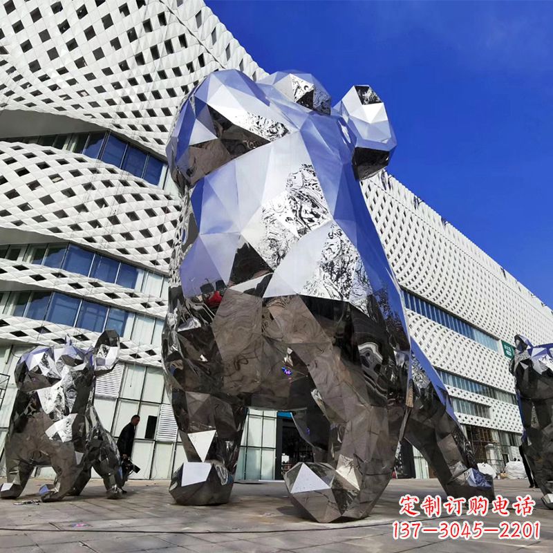 广西优雅可爱的面部狗雕塑