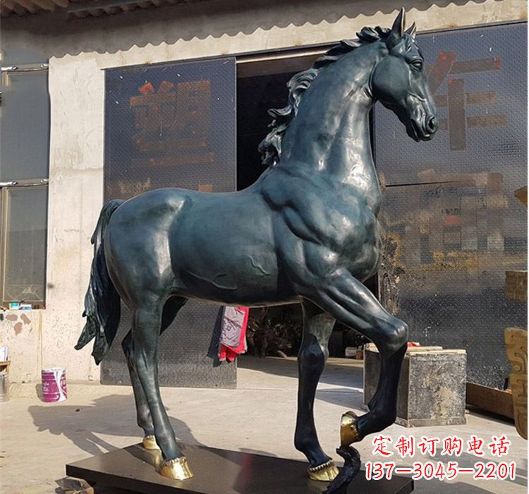 广西独特优雅的大型铸铜马雕塑