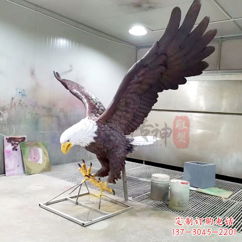 广西大型老鹰雕塑玻璃钢仿真雕塑