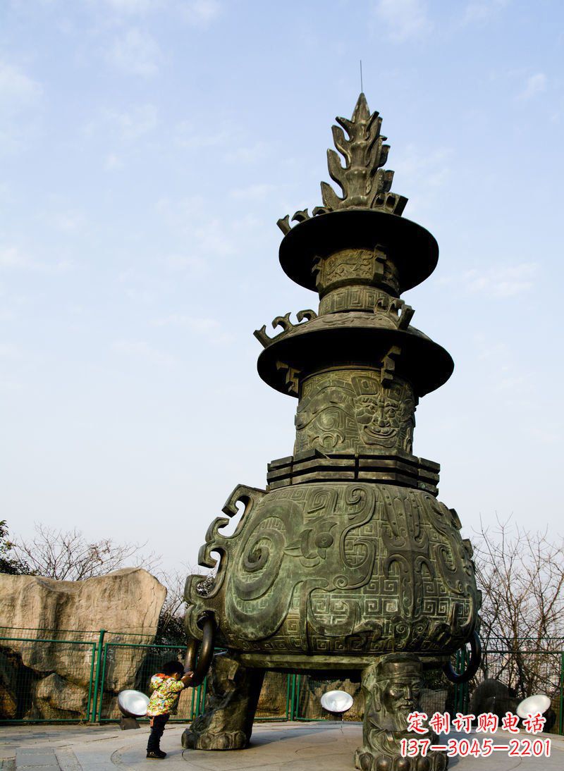 广西大型三足香炉寺庙铜雕