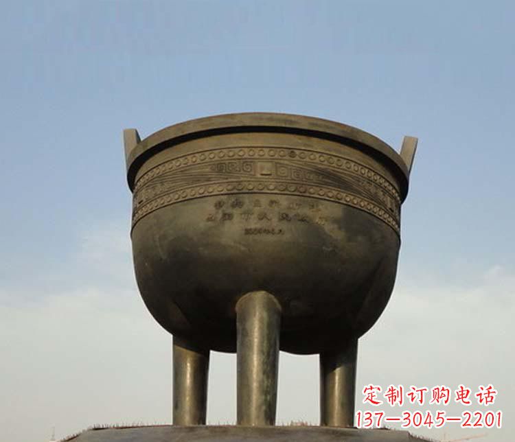 广西大型三足香炉铜雕