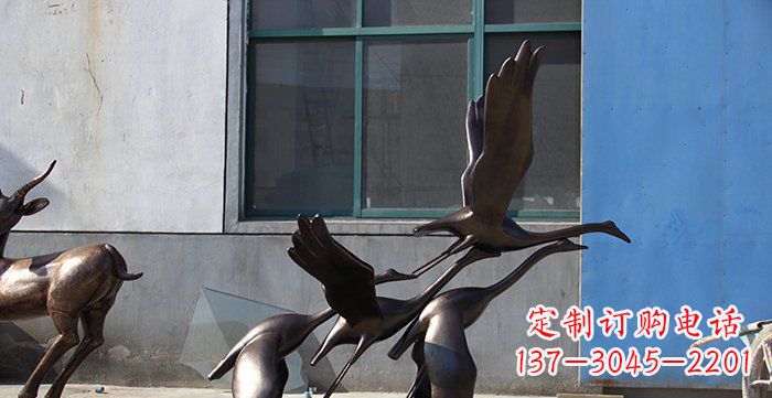 广西大雁飞翔铸铜雕塑