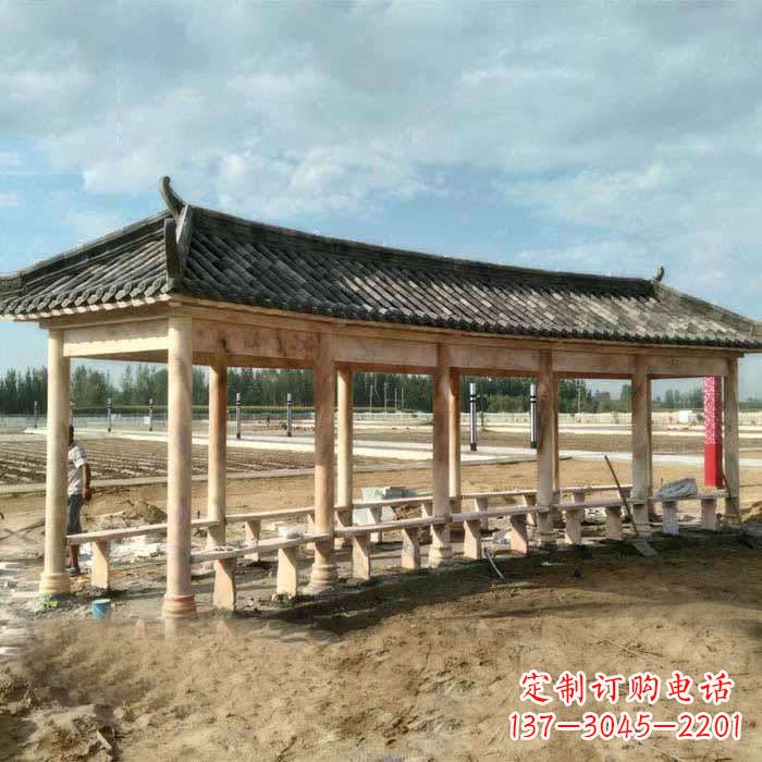 广西华丽精美的瓦石长廊雕塑