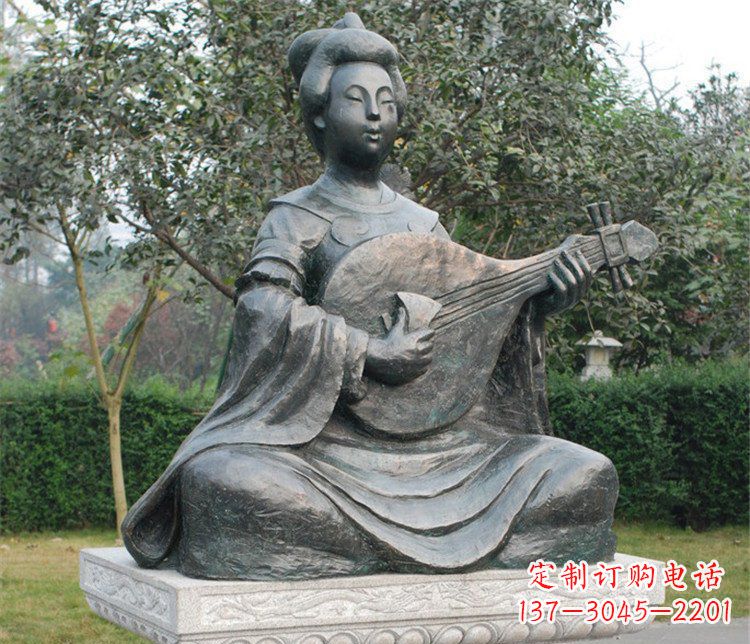 广西古典风情弹琵琶雕塑