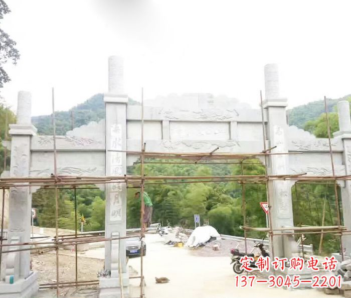 广西道路三门牌坊石雕 (3)