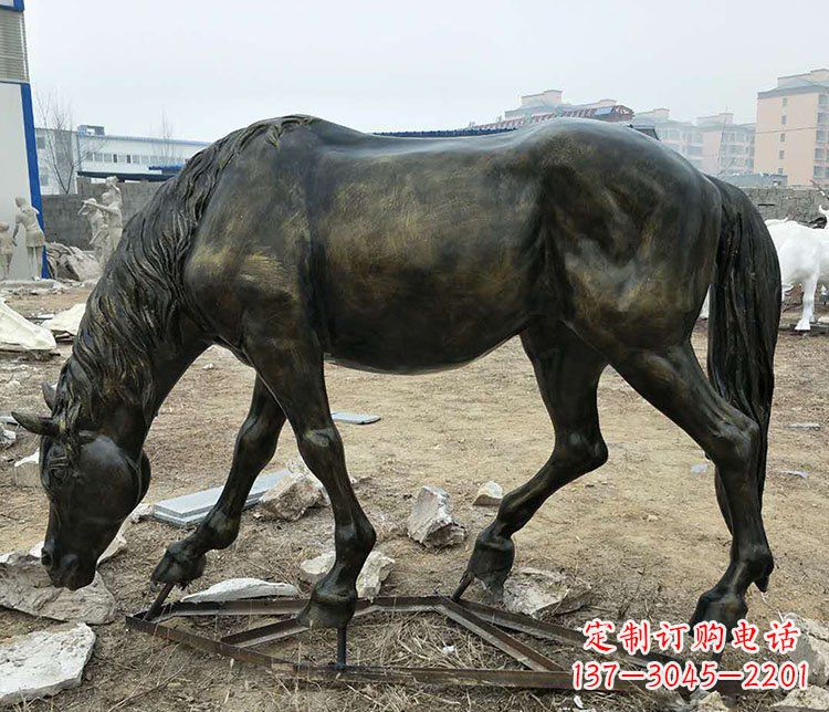 广西低头马公园玻璃钢仿铜动物雕塑