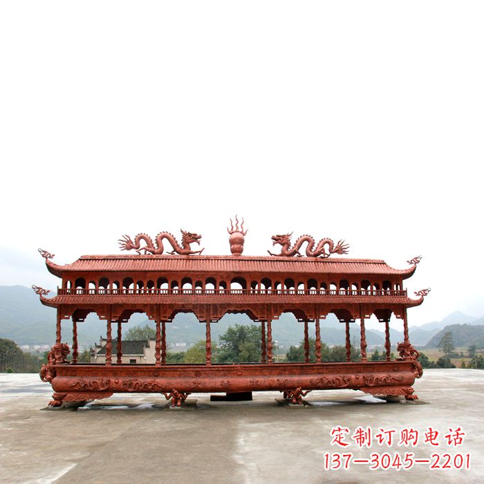 广西底部雕龙的铜香炉