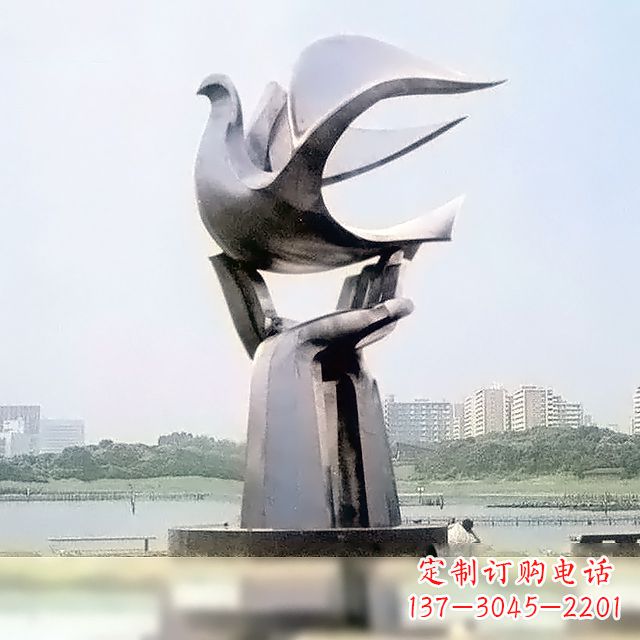 广西精美鸽子雕塑