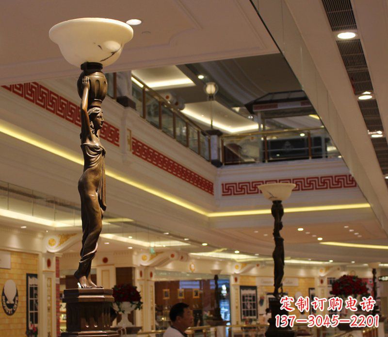 广西高端玻璃钢仿铜雕塑——女人雕塑