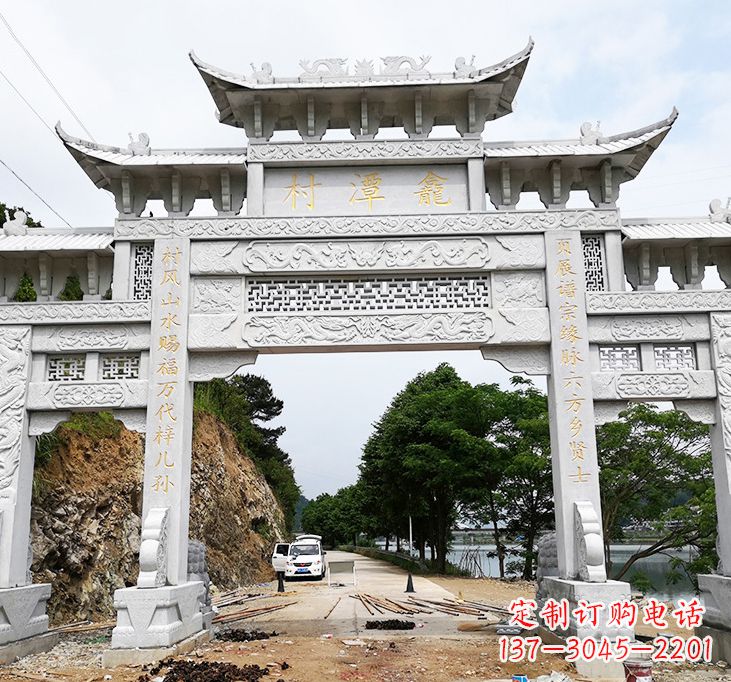 广西东夏侯石雕牌坊
