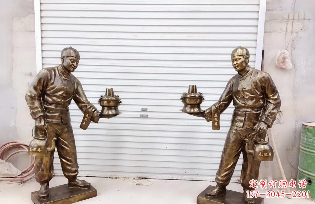广西店小二铜雕塑——传承传统铸造工艺