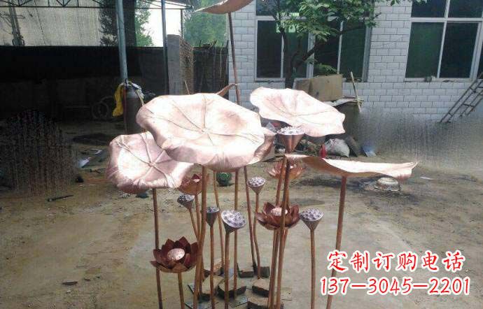 广西锻铜荷花荷叶莲蓬雕塑