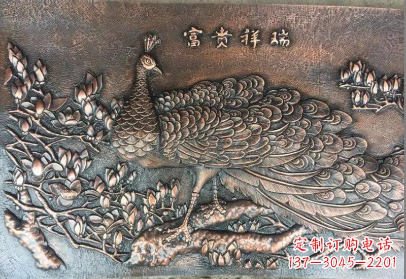 广西华丽锻铜孔雀雕塑