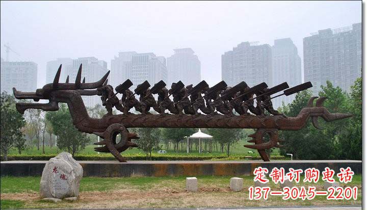 广西锻铜赛龙舟雕塑