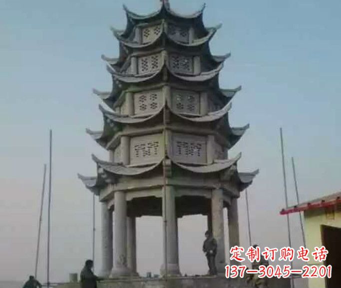 广西精美绝伦的多层凉亭石雕