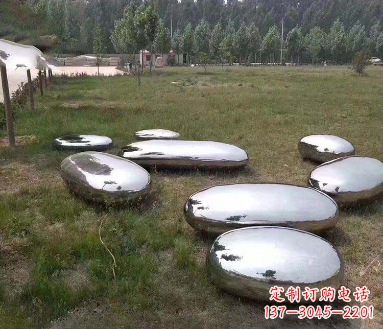 广西抽象镜面不锈钢鹅卵石雕塑
