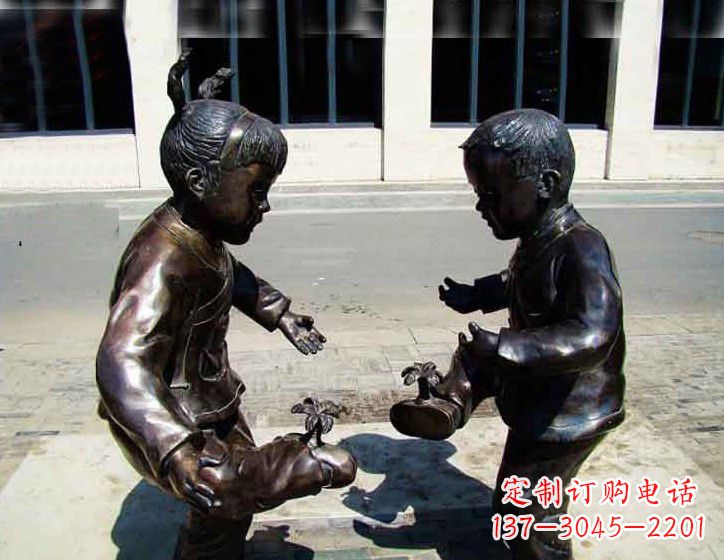 广西儿童斗鸡铜雕
