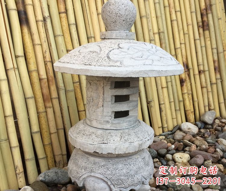 广西仿古公园照明灯笼石雕