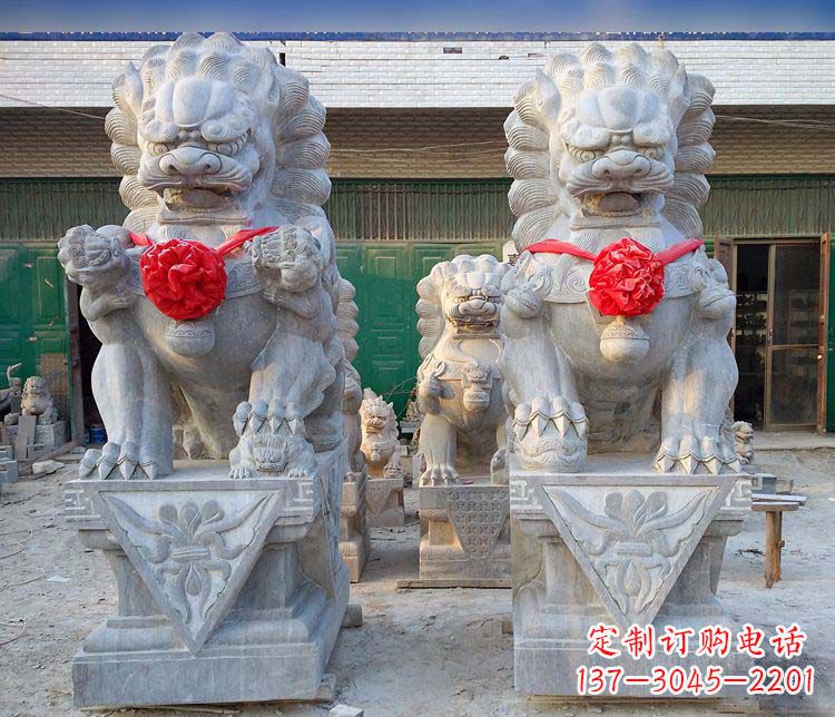 广西传统风格狮子石雕
