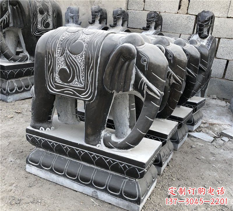 广西仿古青石大象雕塑