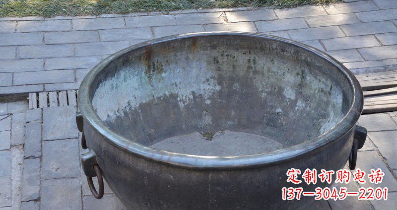 广西仿古纹饰铜水缸雕塑