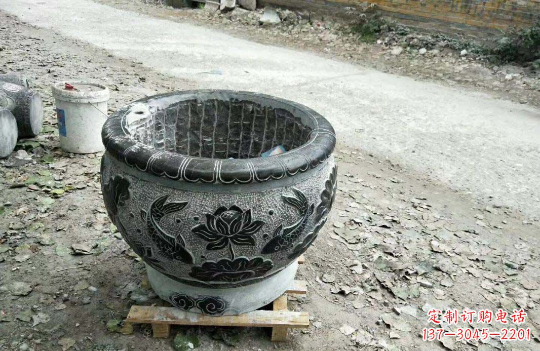 广西仿古圆形水缸石雕