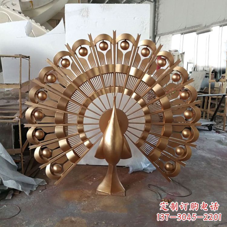广西精致而又经典的仿铜色不锈钢孔雀雕塑