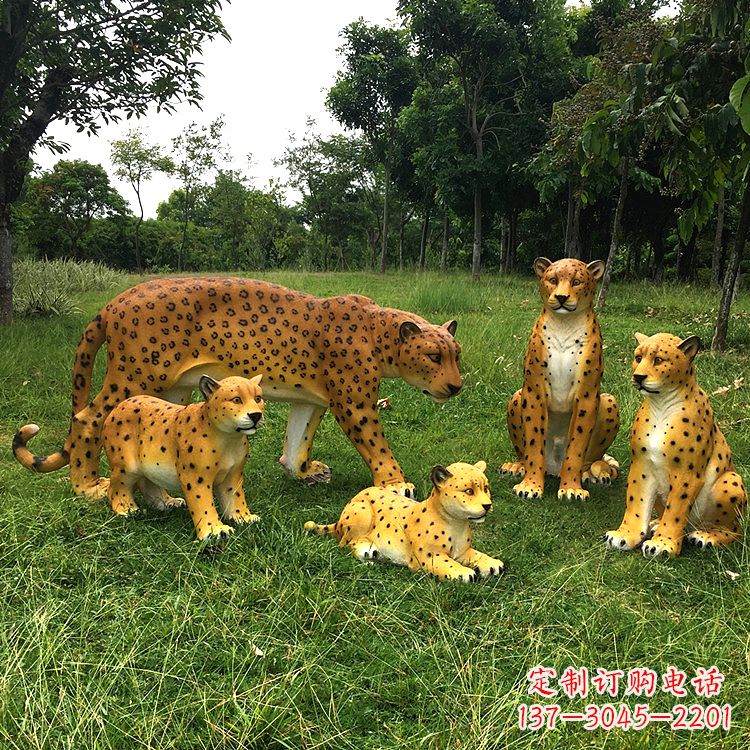 广西精美玻璃钢豹子雕塑