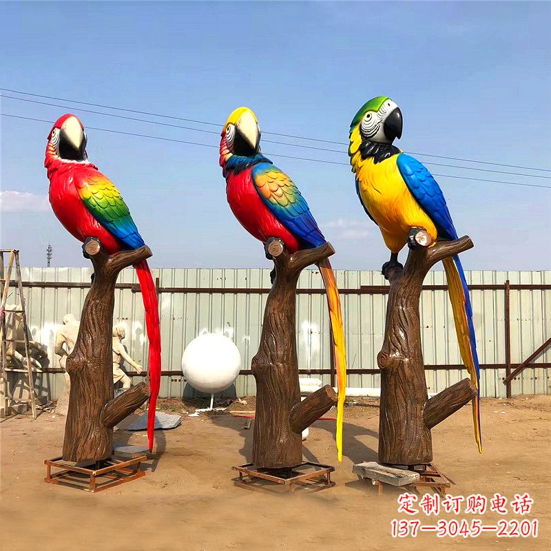 广西仿真鹦鹉玻璃钢景观雕塑
