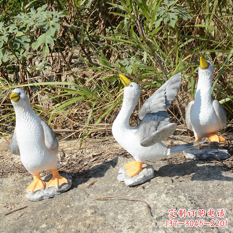 广西象征和平的和平鸽雕塑