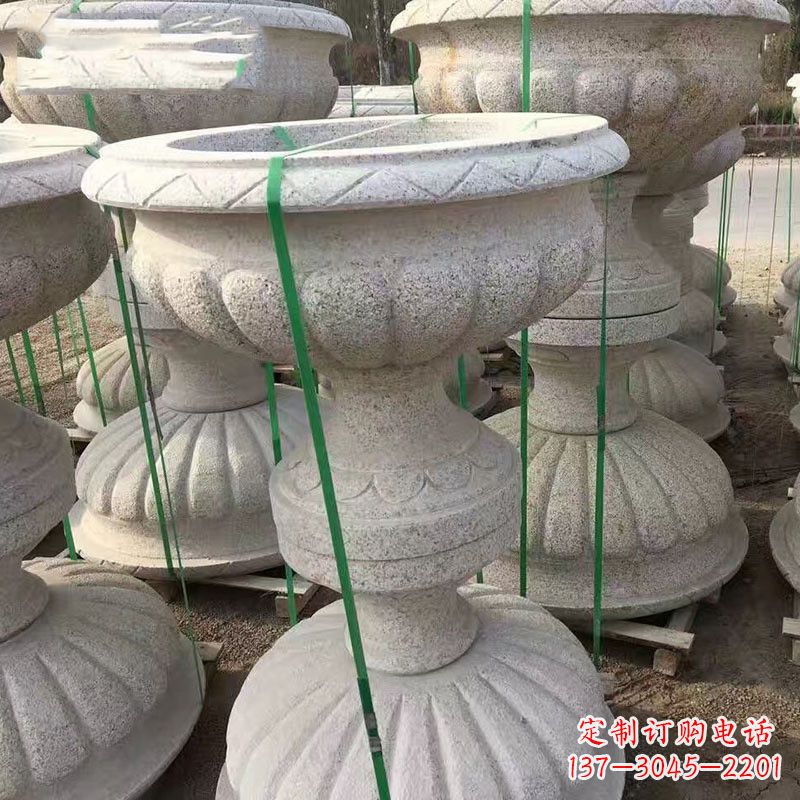 广西高墩砂岩石雕刻花盆精致技艺打造传统文化风韵