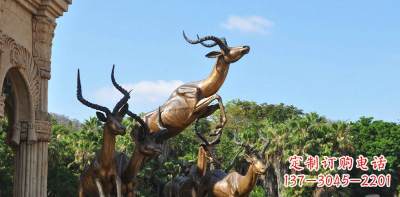广西跃动的羚羊雕塑